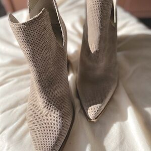 Marc Fisher Suede Ankle Booties Pointy Toe Block Heel- Tan
